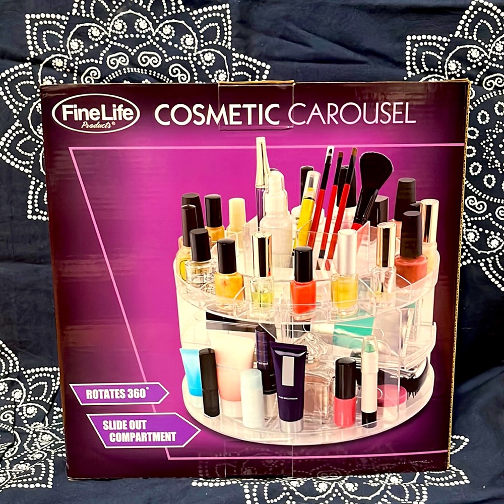 Fine Life Product Cosmetic Carousel